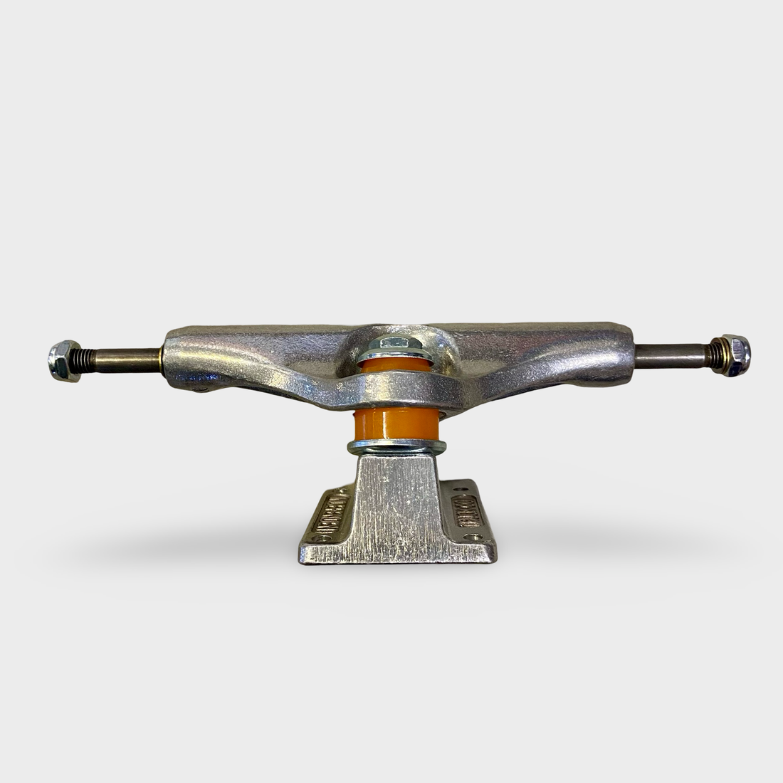 Independent Mid Trucks (set of 2) - Krudco. Skateshop