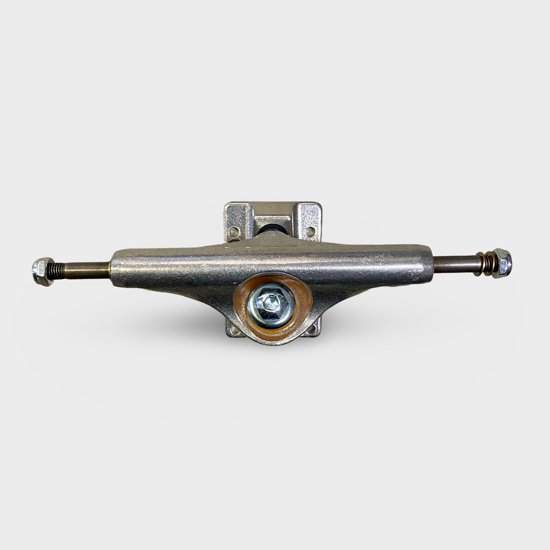 Independent Mid Trucks (set of 2) - Krudco. Skateshop