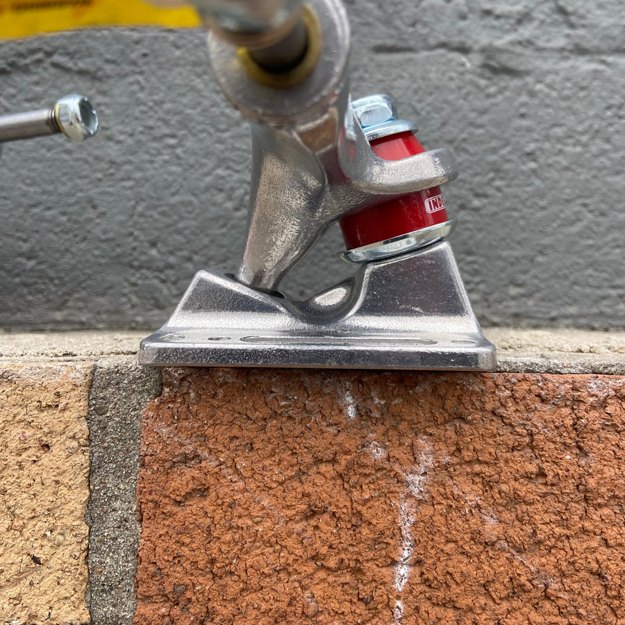 Independent Stage 4 Trucks (Set oF 2) - Krudco. Skateshop